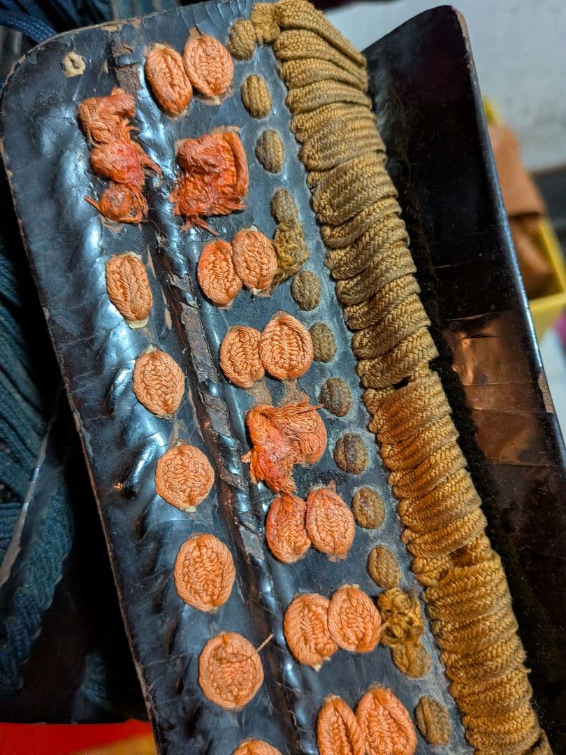 戦国末期〜江戸時代中期頃時代本歌武家着用実戦鎧凄まじい迫力鉄地鎧胴袖鎧櫃付当時物