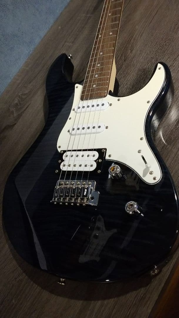 YAMAHA エレキギター PACIFICA 212VFM
