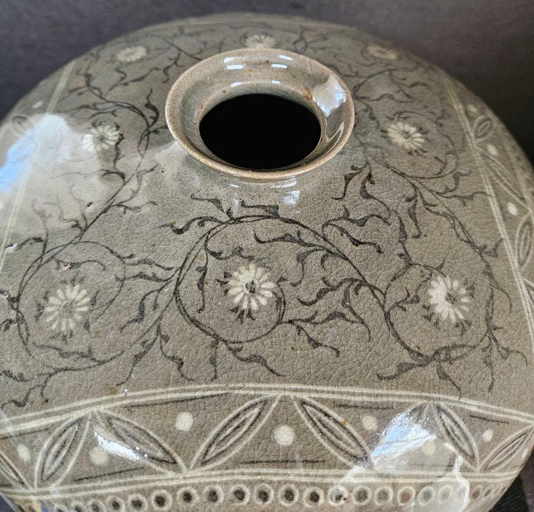 高麗青磁　象嵌　花唐草　瓔珞文様　陰刻牡丹図　大梅瓶　近代作品　高さ40.1cm