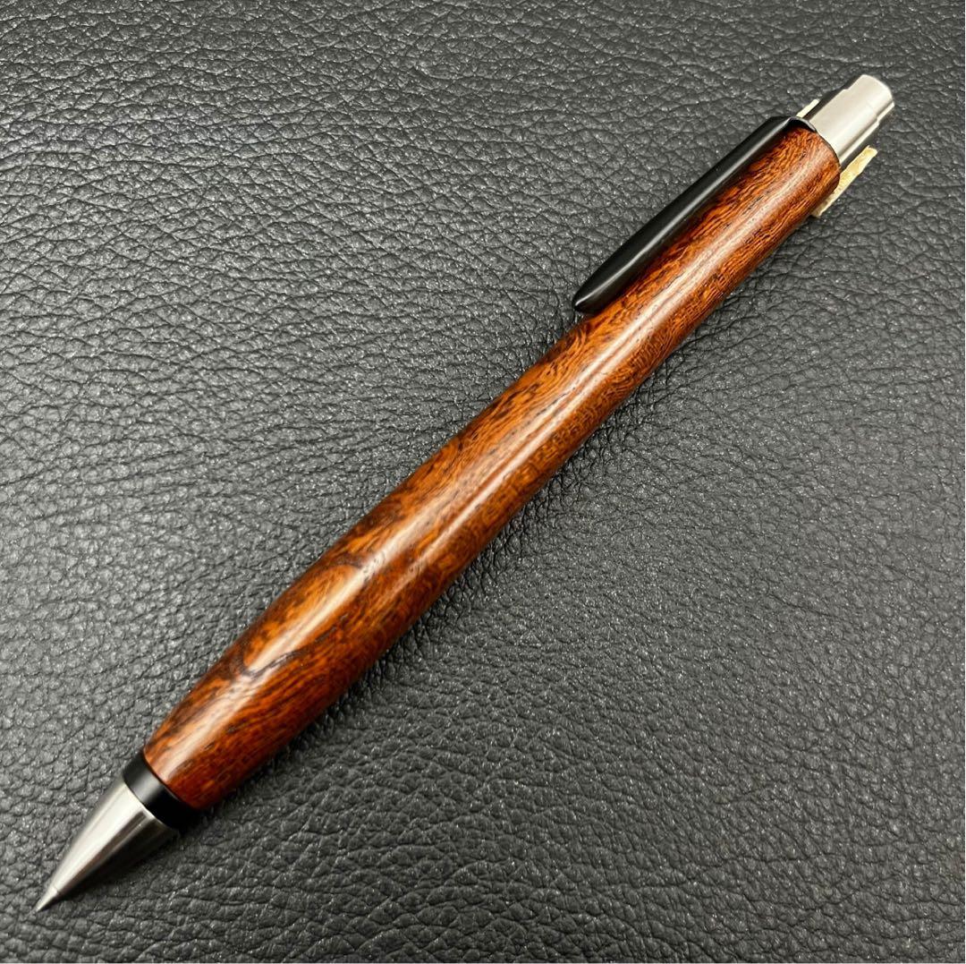 【新品未使用】woodpencraft 木軸ペン ボールペン 摺り国産透漆 欅