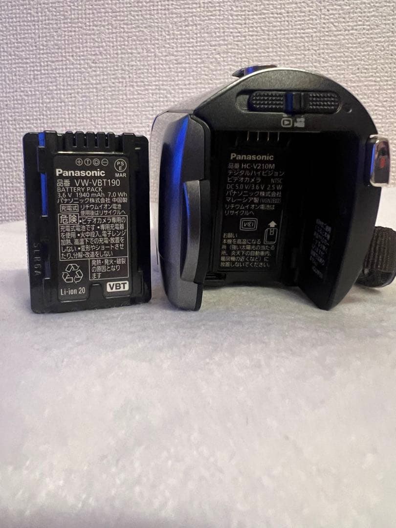 送料込/PanasonicフルHD HCーV210M/ハンディカメラ