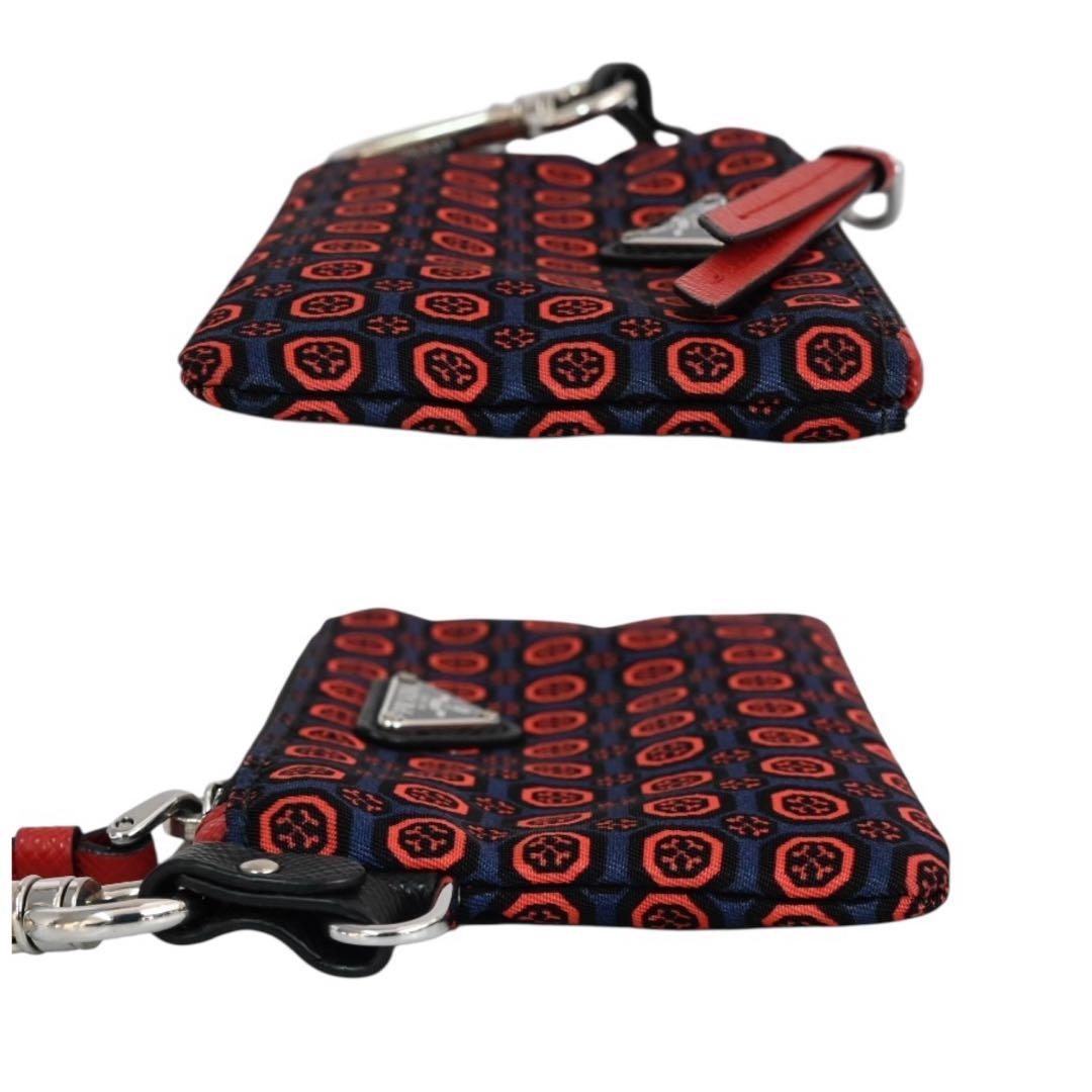 【新品同様】プラダ　キーリング　財布　小銭入れ　　小物入れ　キーホルダー