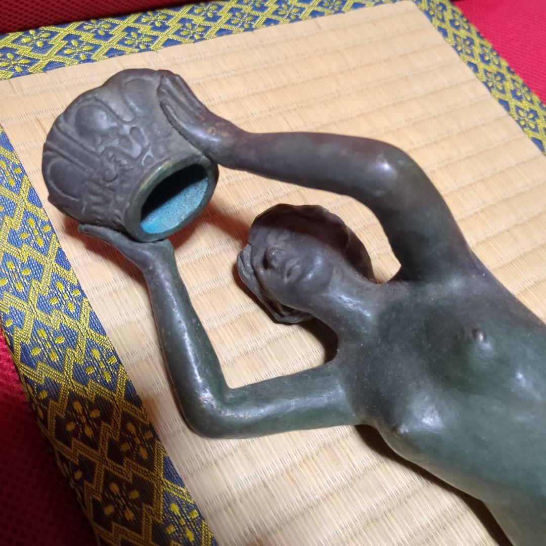 ブロンズ製 女性像 冠を持つ彫刻 約41cm