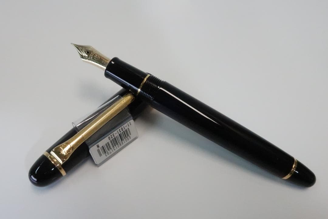 【廃番品】セーラー万年筆 新品 プロムナード　ブラック　MF　中細　14K