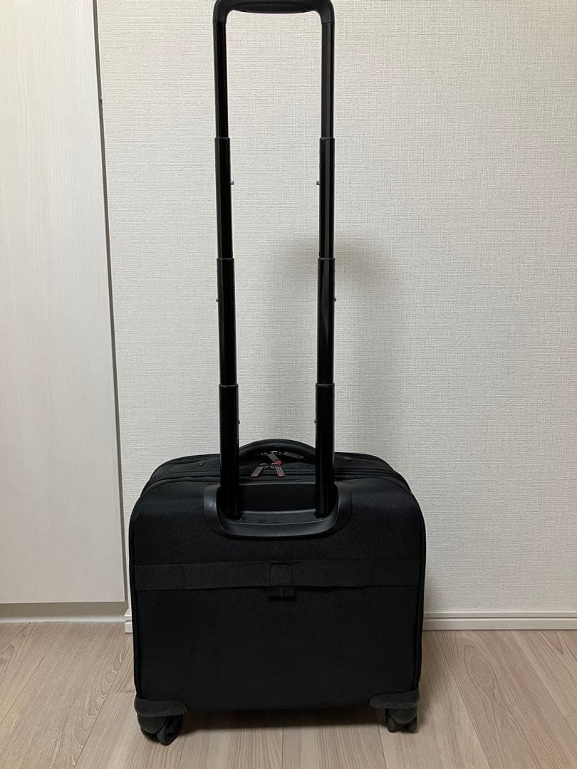 値下　Samsonite サムソナイトキャリーケース 黒 機内持ち込み　4輪