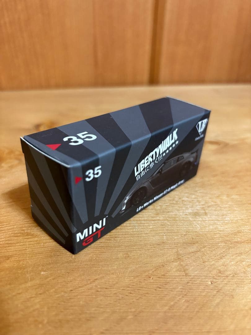 ミニカー MINI GT LBWR GT-R R35 No.35