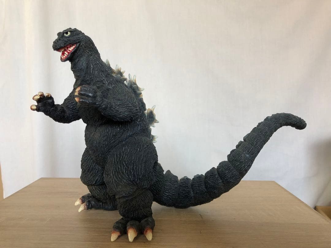 ウナムー ゴジラフィギュア キンゴジ　原型師、酒井ゆうじ