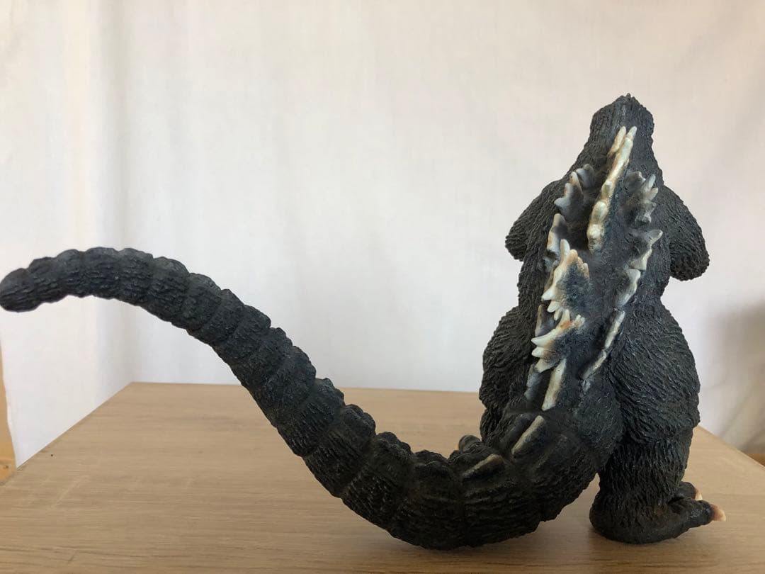 ウナムー ゴジラフィギュア キンゴジ　原型師、酒井ゆうじ