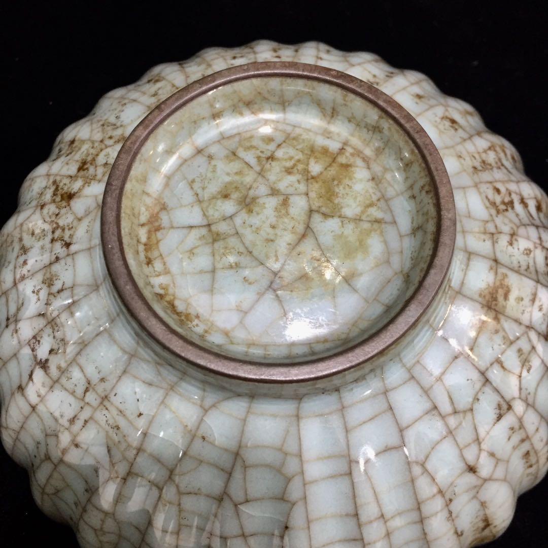 文房具 官窯 菊花茶碗　宋時代　汝窯 陶器　冰裂纹 貫入