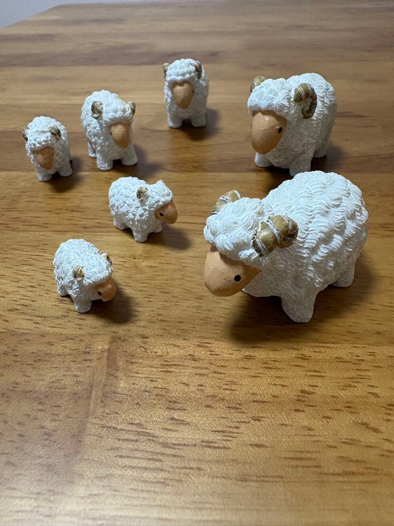 ナオ　羊 置物 インテリア ミニチュア 7体セット×45個