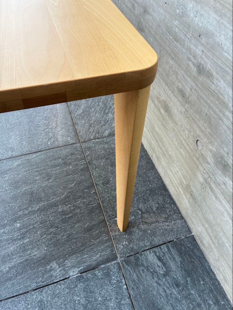 カリモク　ダイニングテーブル　幅135cm DU4820