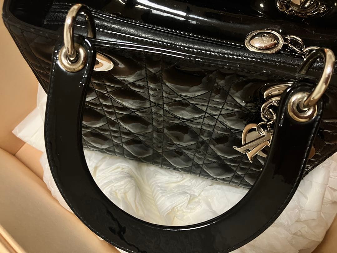 レディディオール カナージュ パテントレザー ハンドバッグ　ミディアム