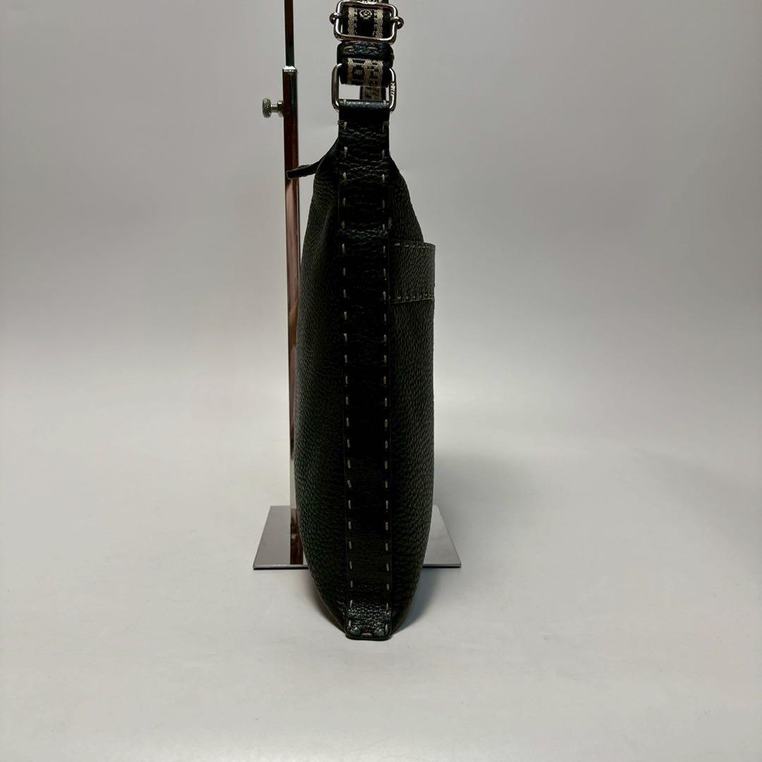 o90【極美品】フェンディ　セレリア　レザー　ブラック　黒　ショルダーバッグ.