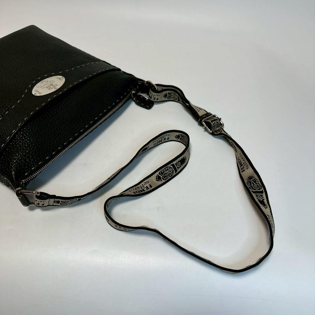 o90【極美品】フェンディ　セレリア　レザー　ブラック　黒　ショルダーバッグ.