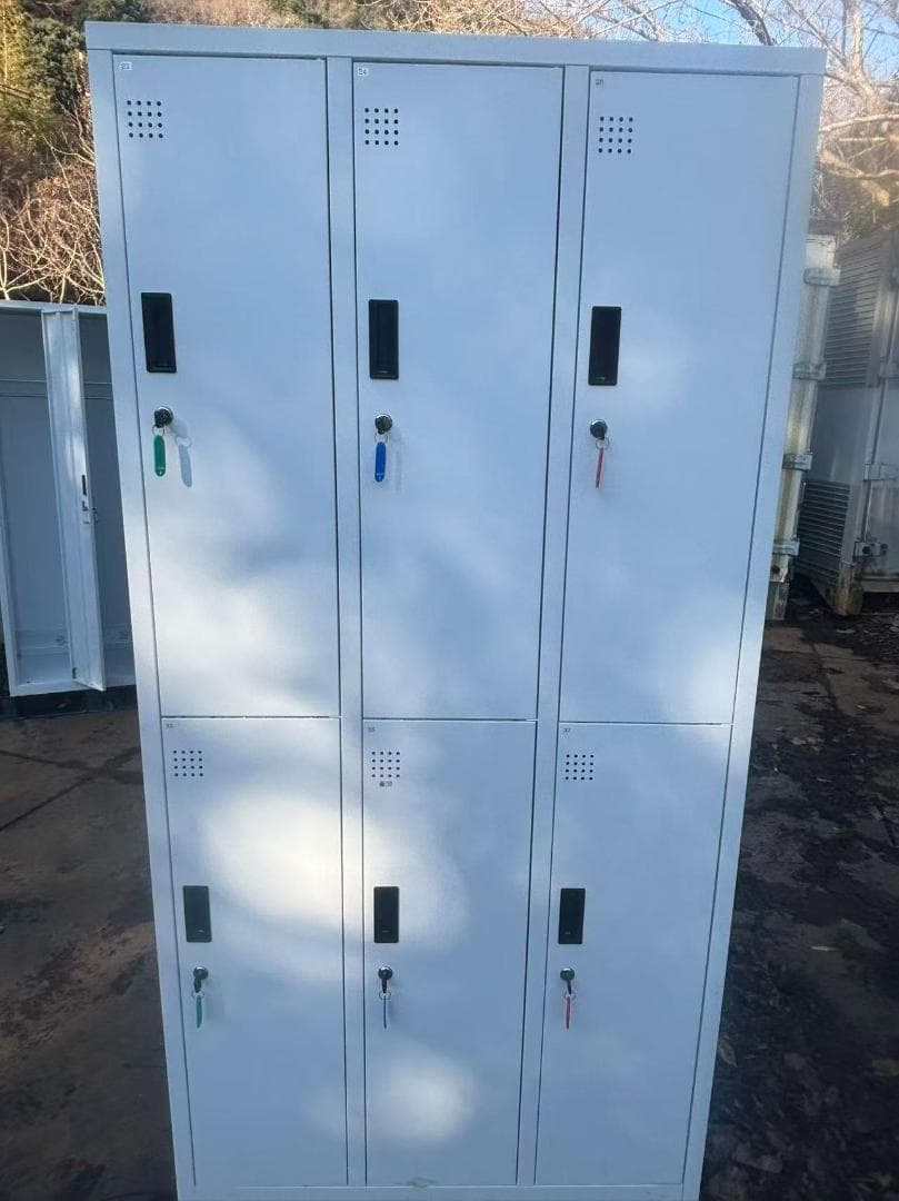 業務用　従業員用ロッカー　３人用