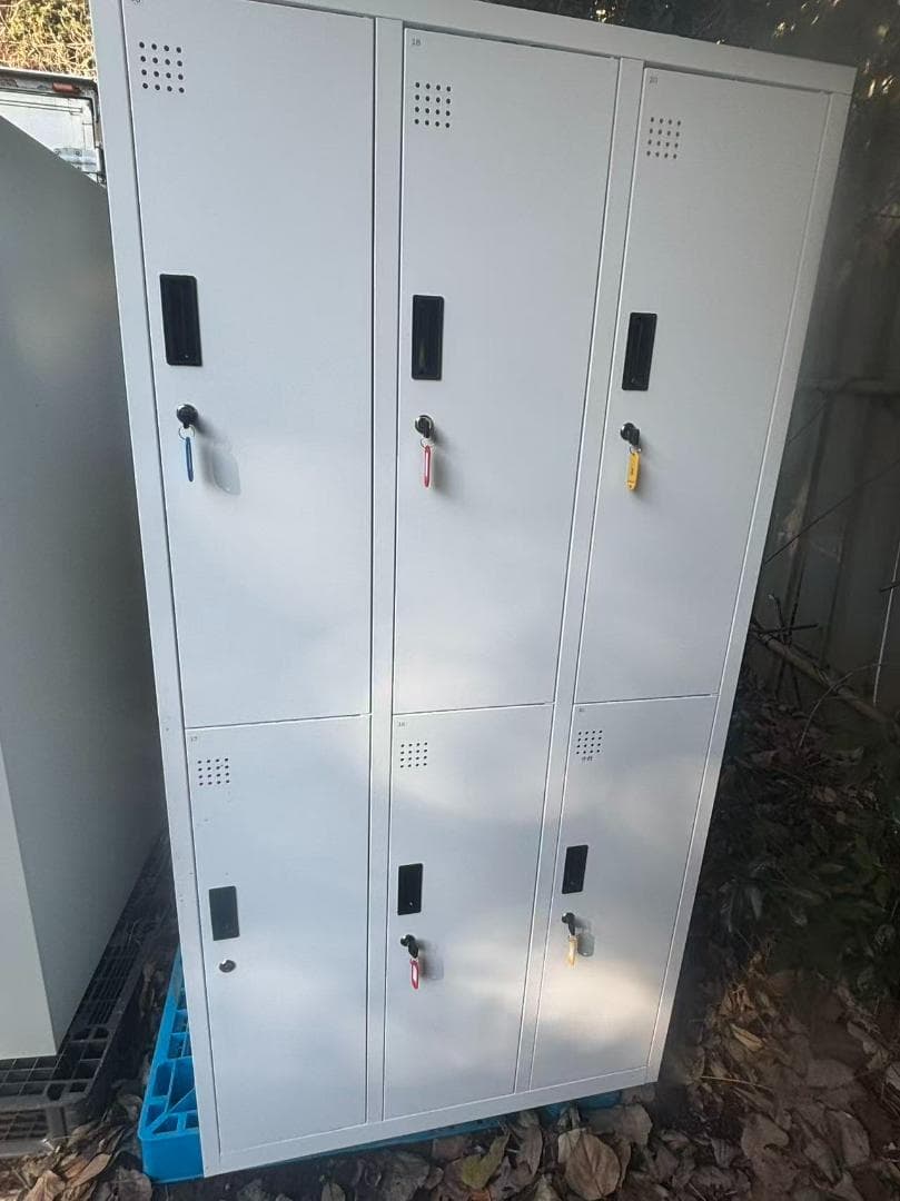 業務用　従業員用ロッカー　３人用