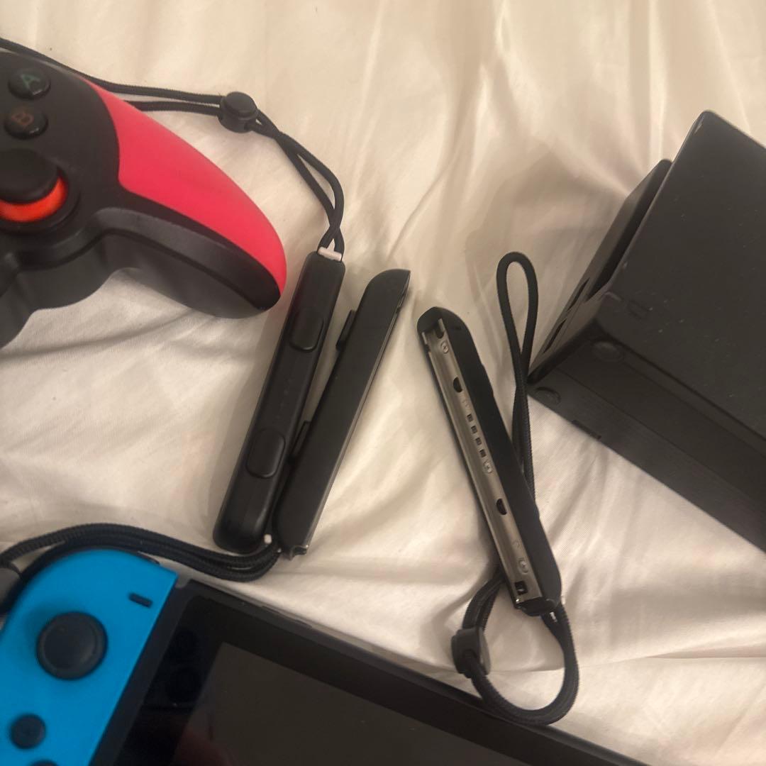 さ*な様 Nintendo Switch 本体 赤/青 Joy-Con 付属品