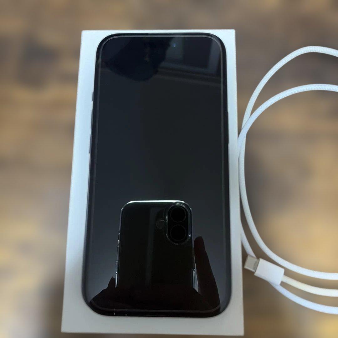 Apple iPhone 15 ブラック 本体 充電ケーブル付き 超美品