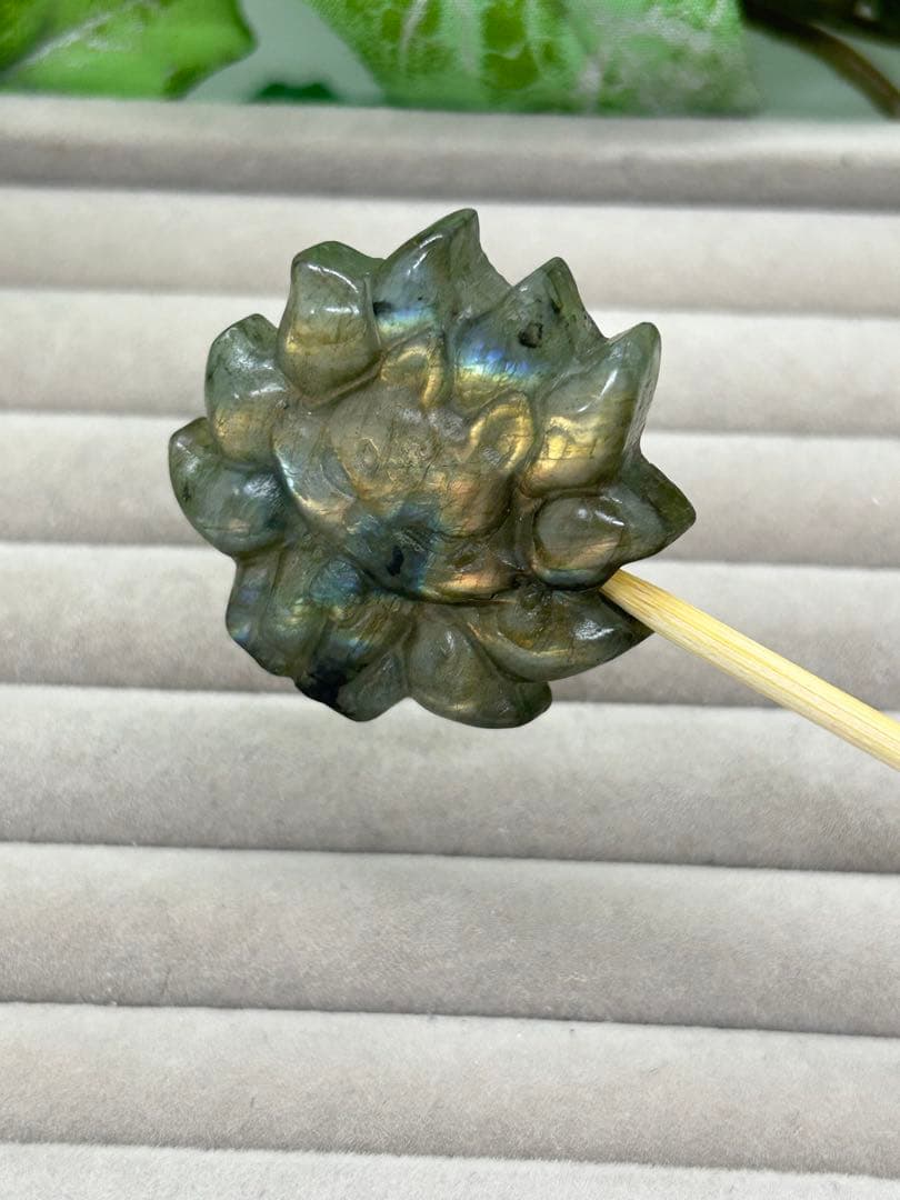 天然石ラブラドライト　きつねパーツ　No.1339