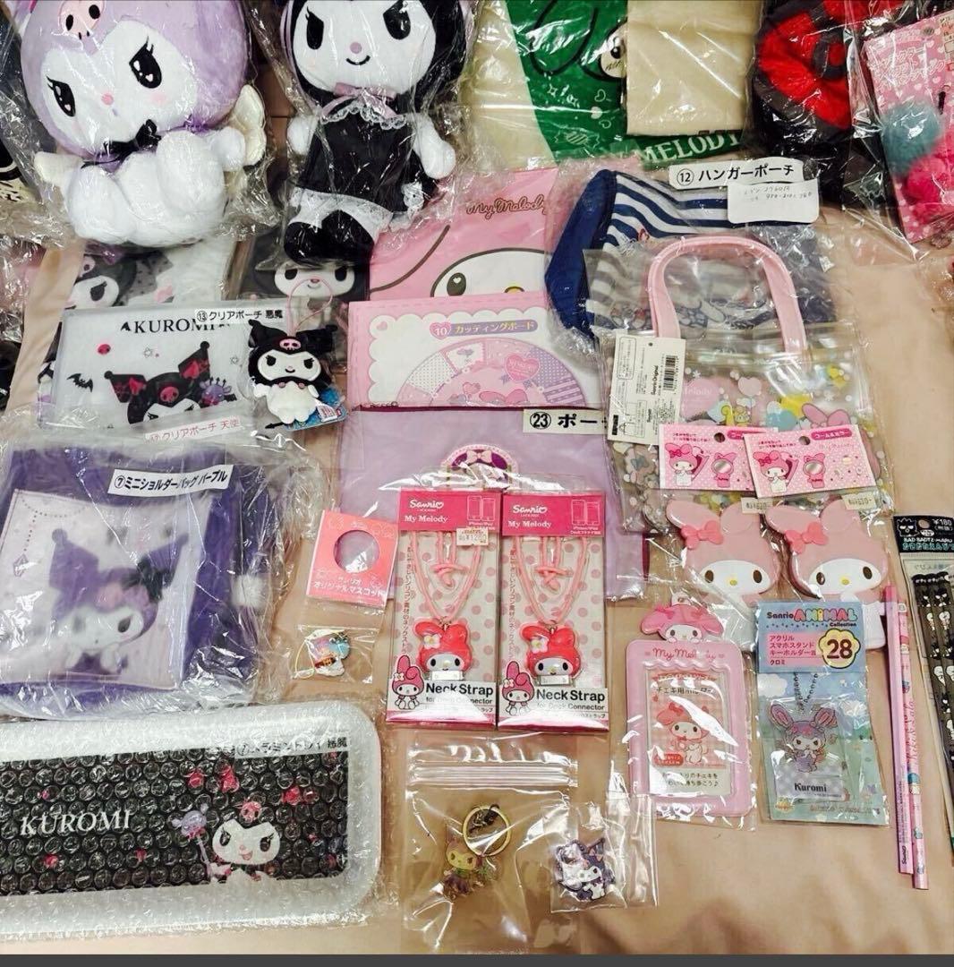 超大量❣️140cm段ボール！くじ他グッズまとめ。サンリオハローキティクロミなど