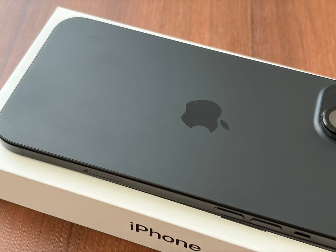 iPhone 15 Plus 128GB ブラック