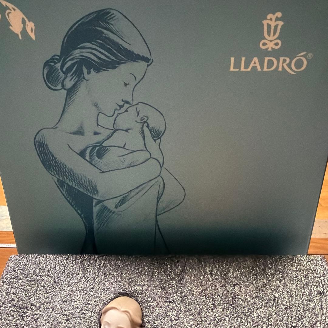 最終値下げ！LLADRÓ 母と子の像 ポーセリン製