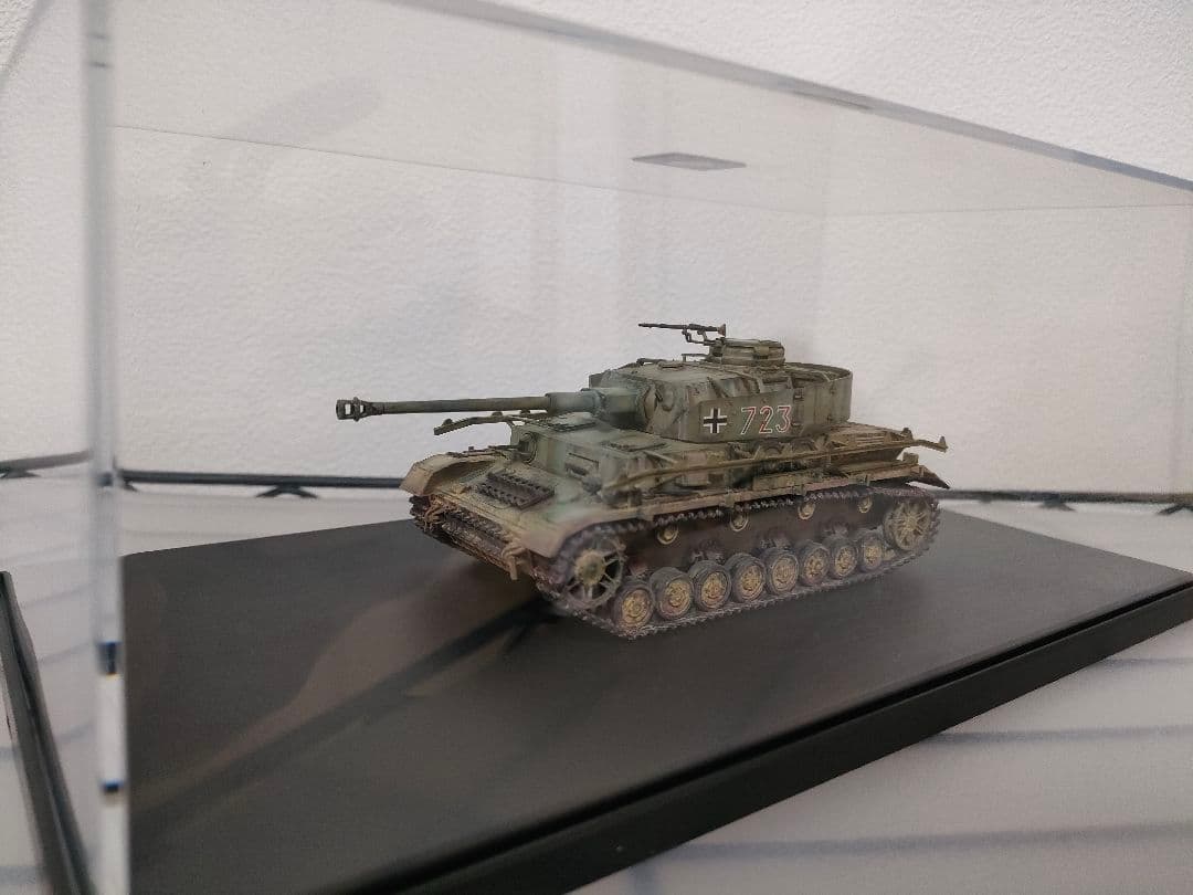 タミヤ1/48ドイツ4号戦車J型プラモデル　完成品　（ディスプレイケース付き）