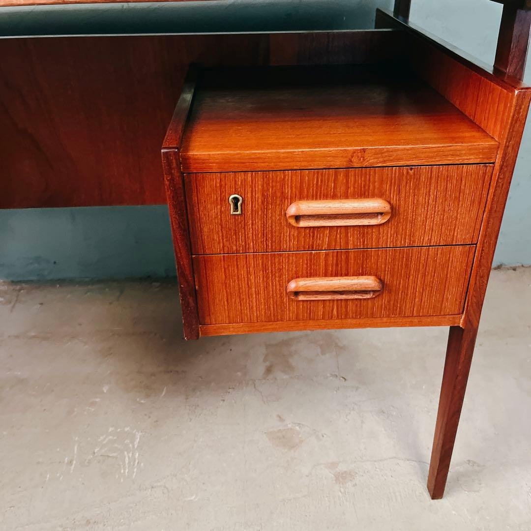 デンマーク　チーク材　デスク　北欧家具　北欧ビンテージ