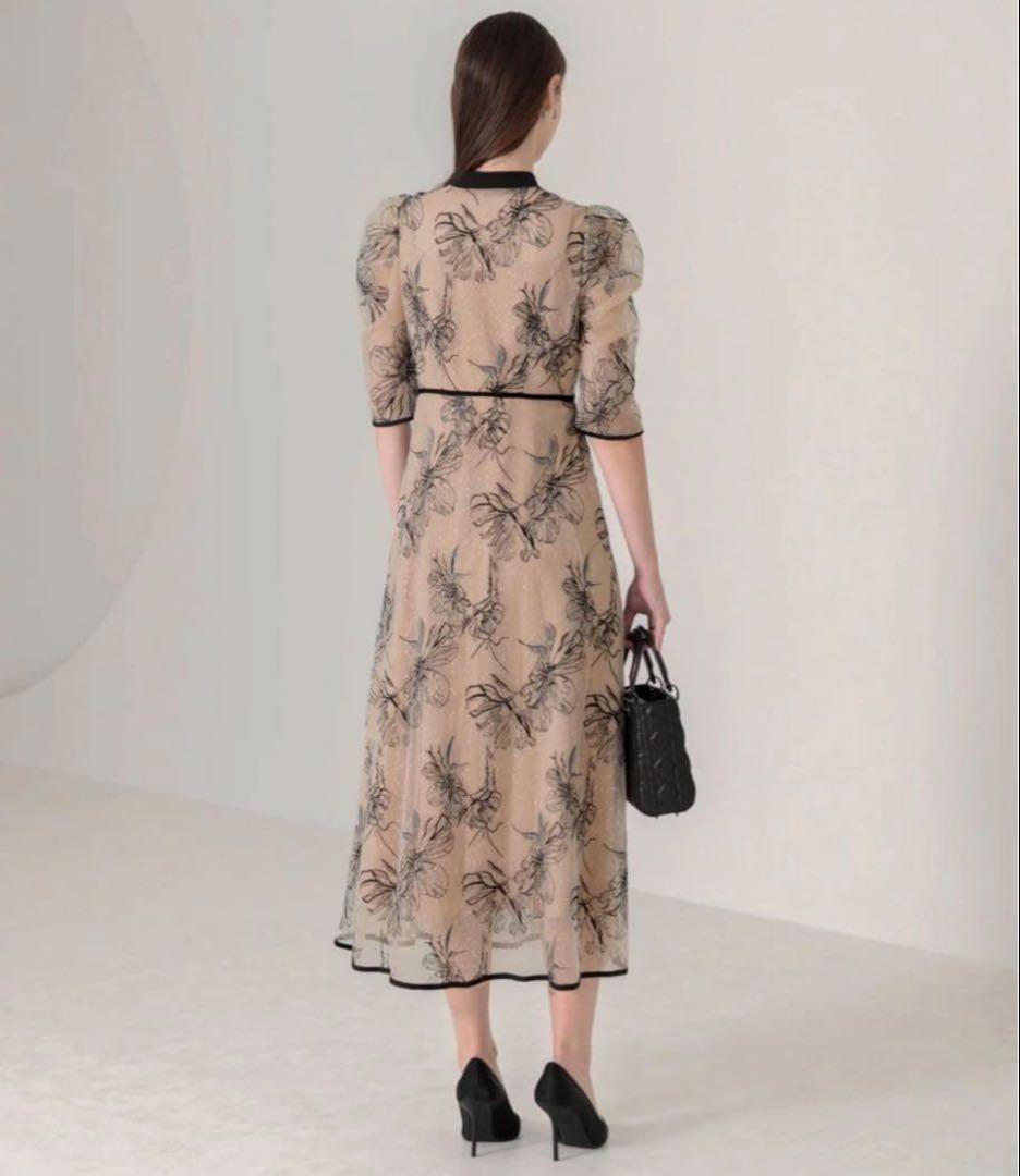 【美品】Leja 配色パイピングプチハイネック花柄刺繍ラメレースロング丈　M