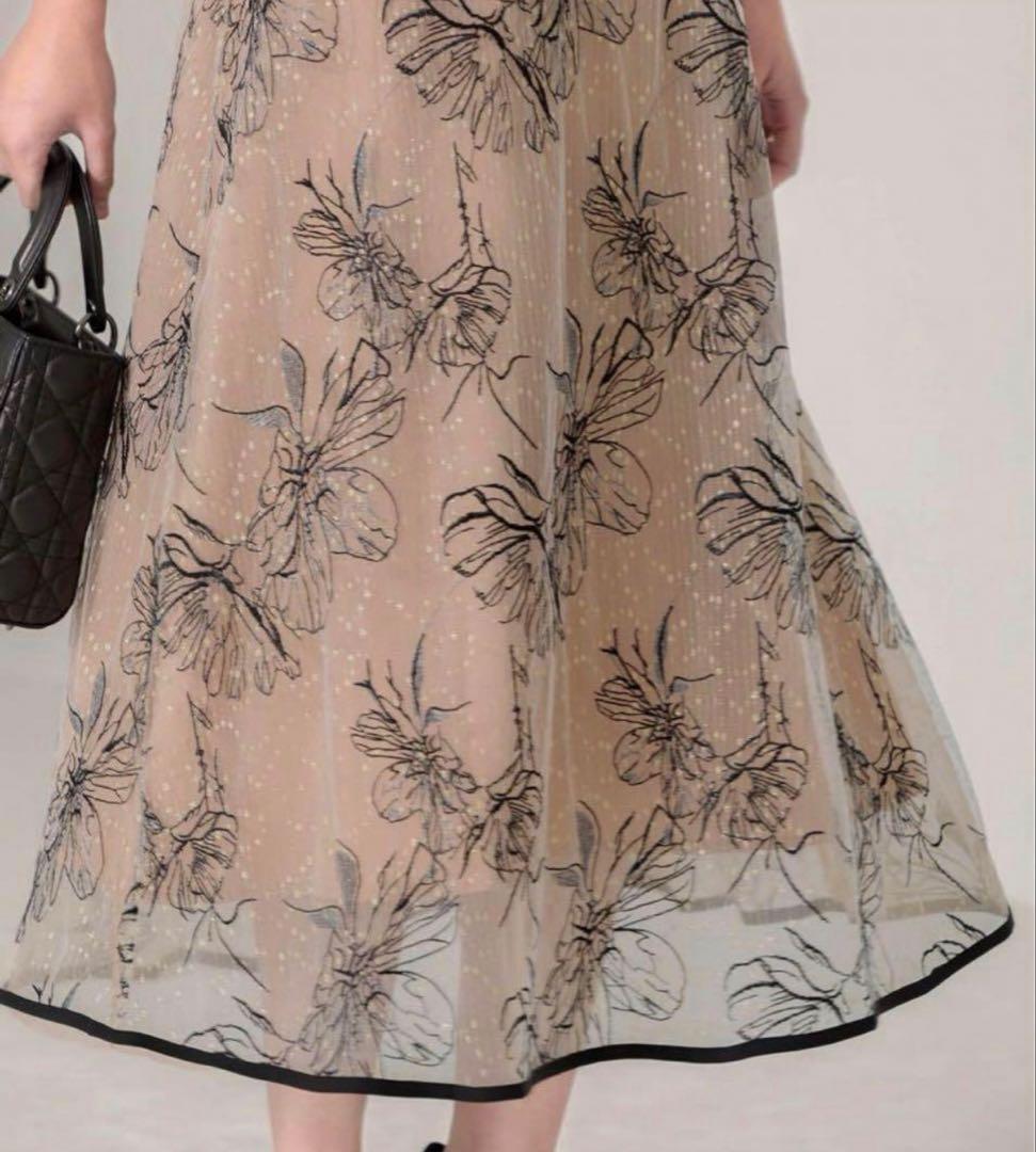 【美品】Leja 配色パイピングプチハイネック花柄刺繍ラメレースロング丈　M