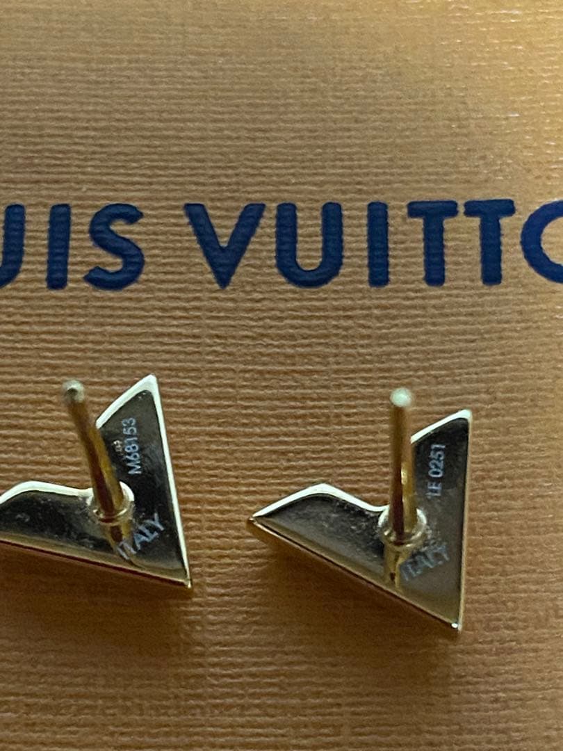 ルイ・ヴィトン　(ピアス・エセンシャルV)