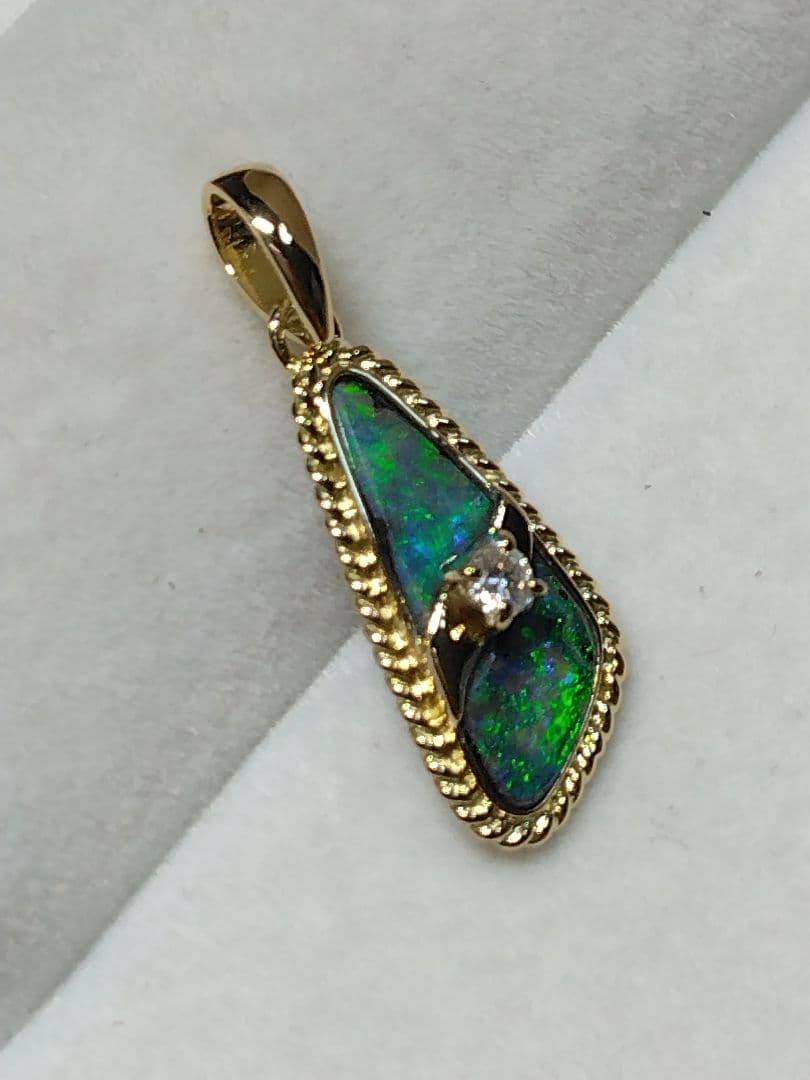 特別サービス品◆k18ボルダーオパール、ダイヤモンドつきペンダントトップ