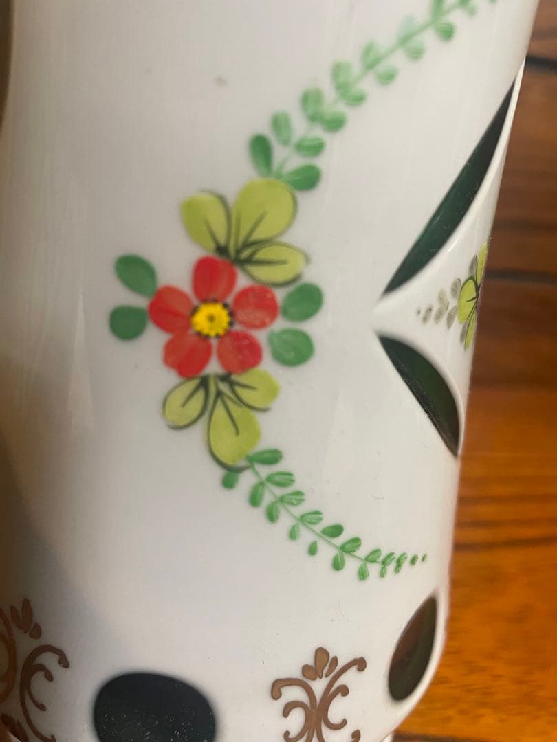 ボヘミアガラス　Bohemia glass 白被せ緑ガラス　ハンドペイント