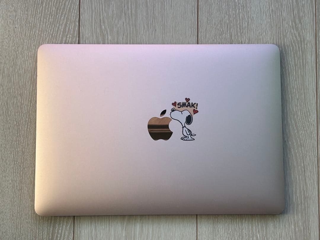 スヌーピー ステッカー付き ゴールド MacBook
