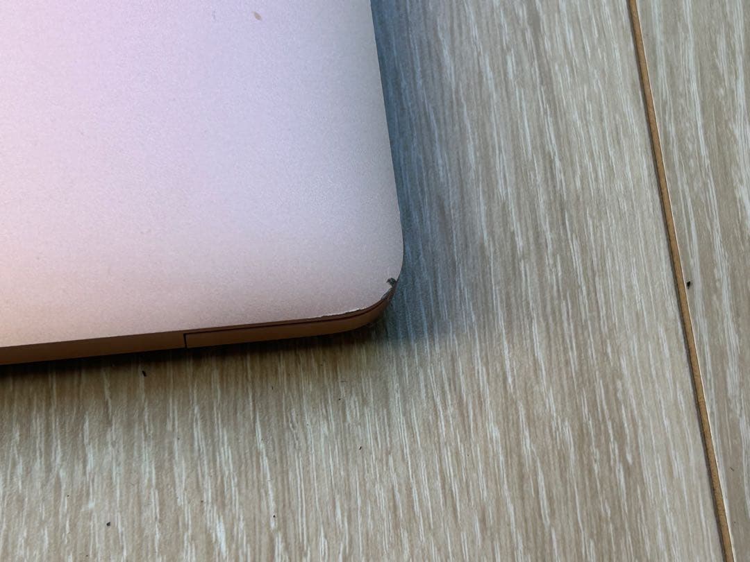 スヌーピー ステッカー付き ゴールド MacBook