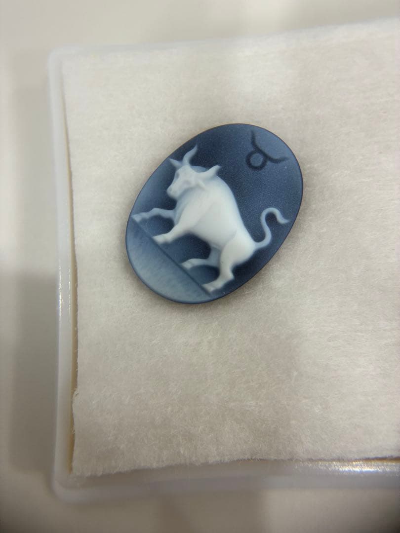 メノウ カメオ ルース オウシ座　牡牛モチーフ 約1.2g 裸石 彫刻