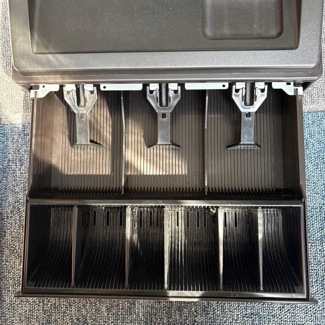 モモ　SHARP XE-A147 レジスター　新品レジロール付き