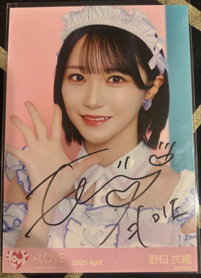 タ*ロ様 野口衣織 サイン入り写真 ダイナー衣装　＝LOVE