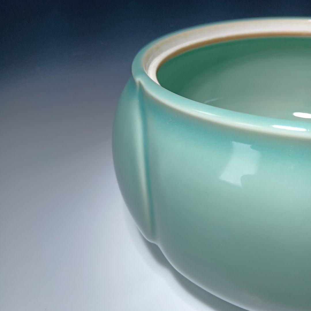 値下げ茶道具　加藤藤山作　青磁捻梅水指　 共箱　美品