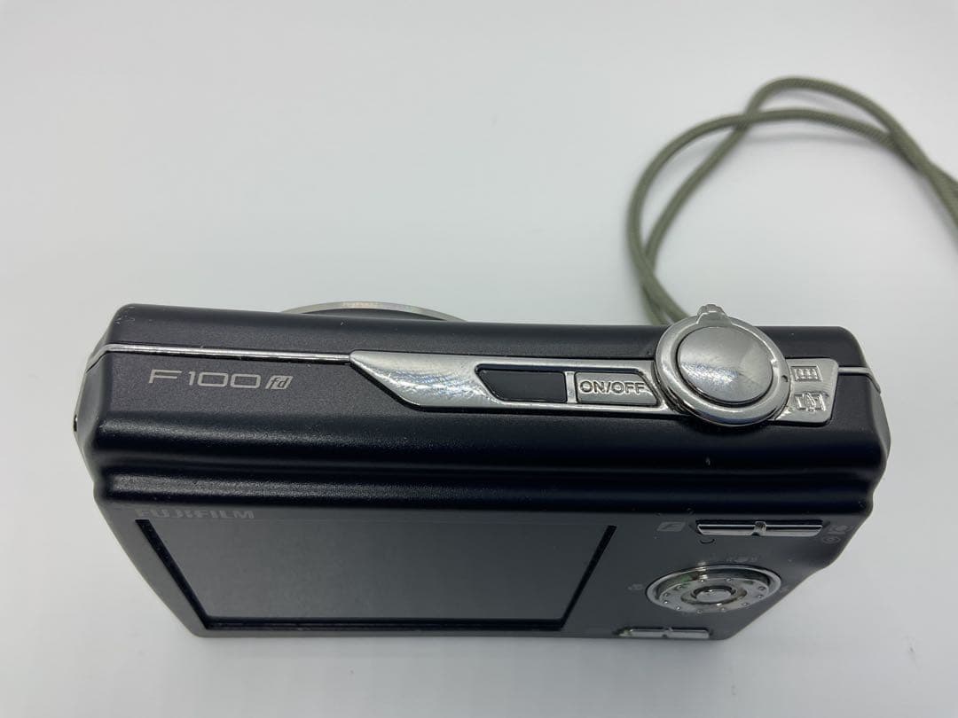 FUJIFILM FinePix F100fd デジタルカメラ