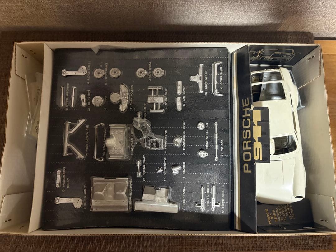 ポルシェ 911 '73 Carrera RS モデルキット