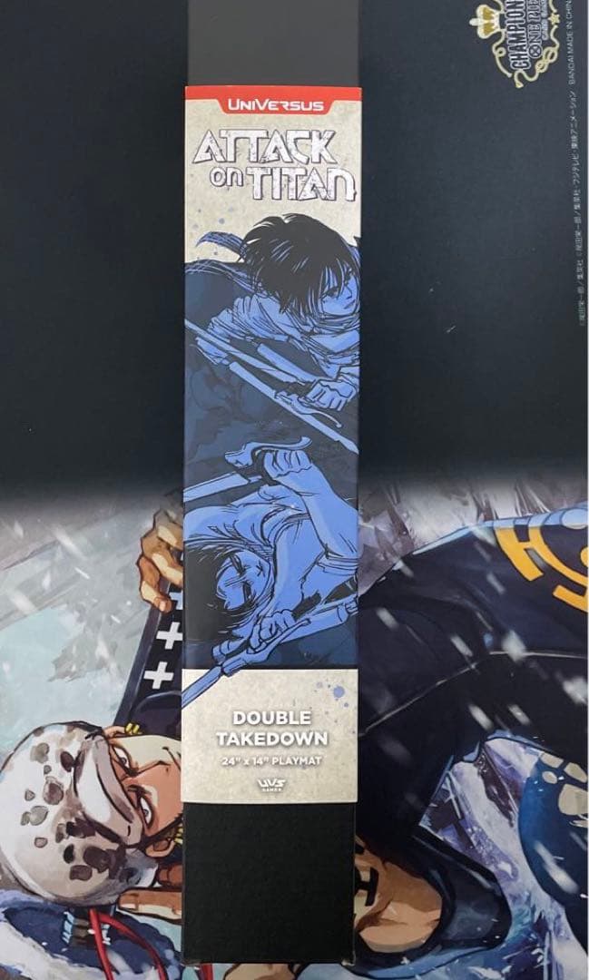 進撃の巨人　プレイマット　リヴァイ　ミカサ