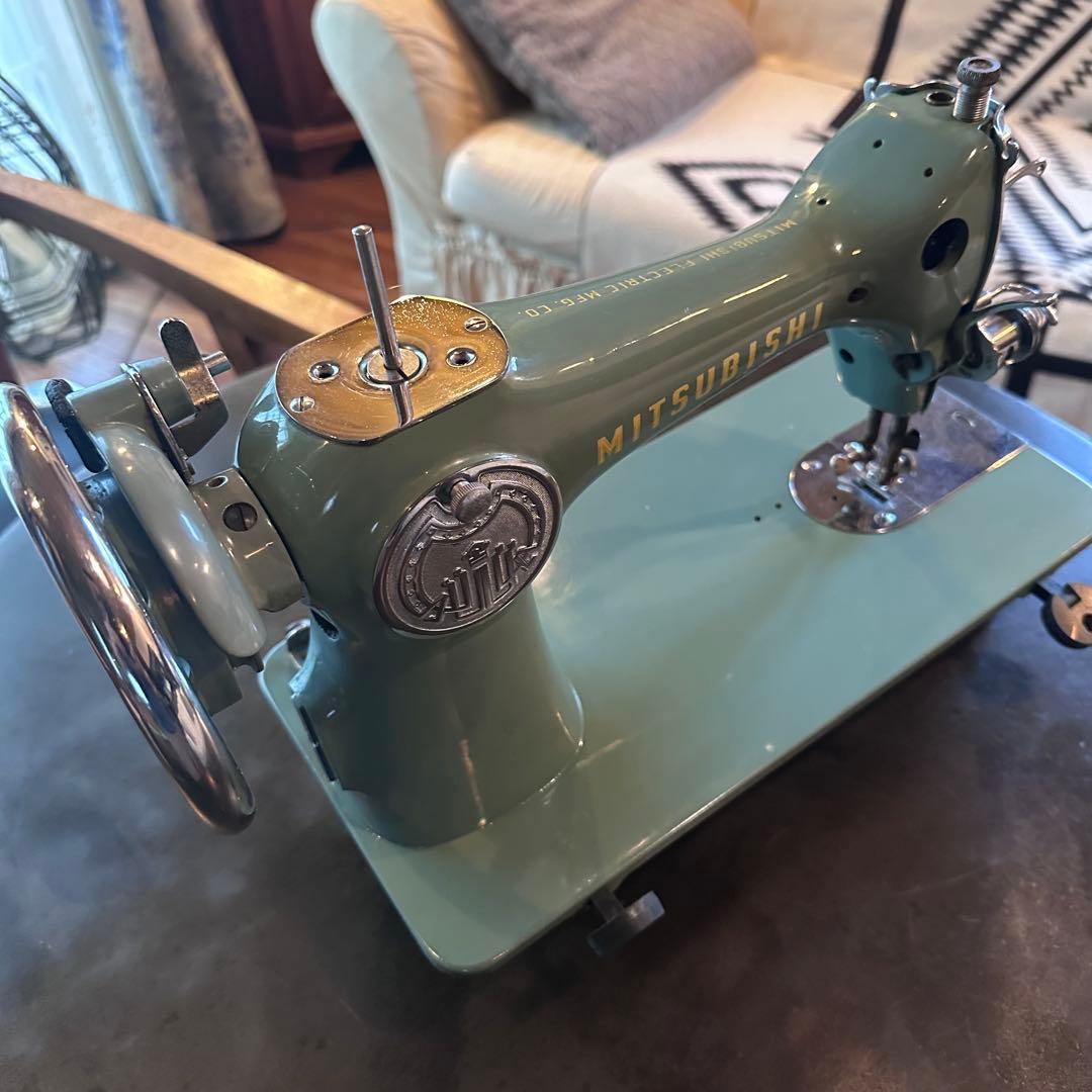 ビンテージ　レトロ　三菱　手動式　ミシン　オブジェ