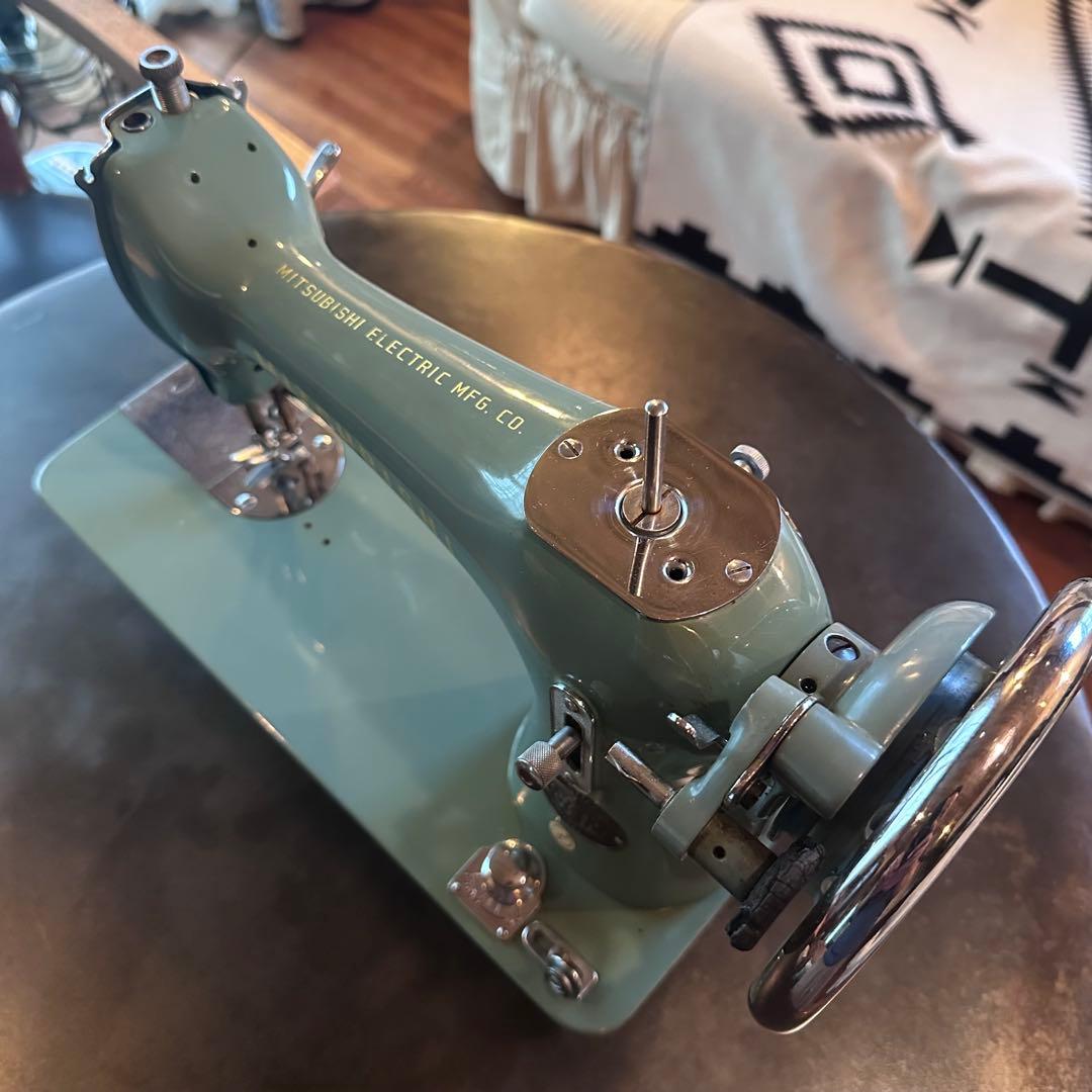 ビンテージ　レトロ　三菱　手動式　ミシン　オブジェ