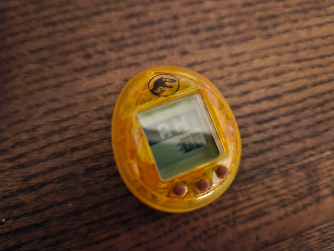 ジュラシックワールド　たまごっち　2個セット　アンバー　ホワイト