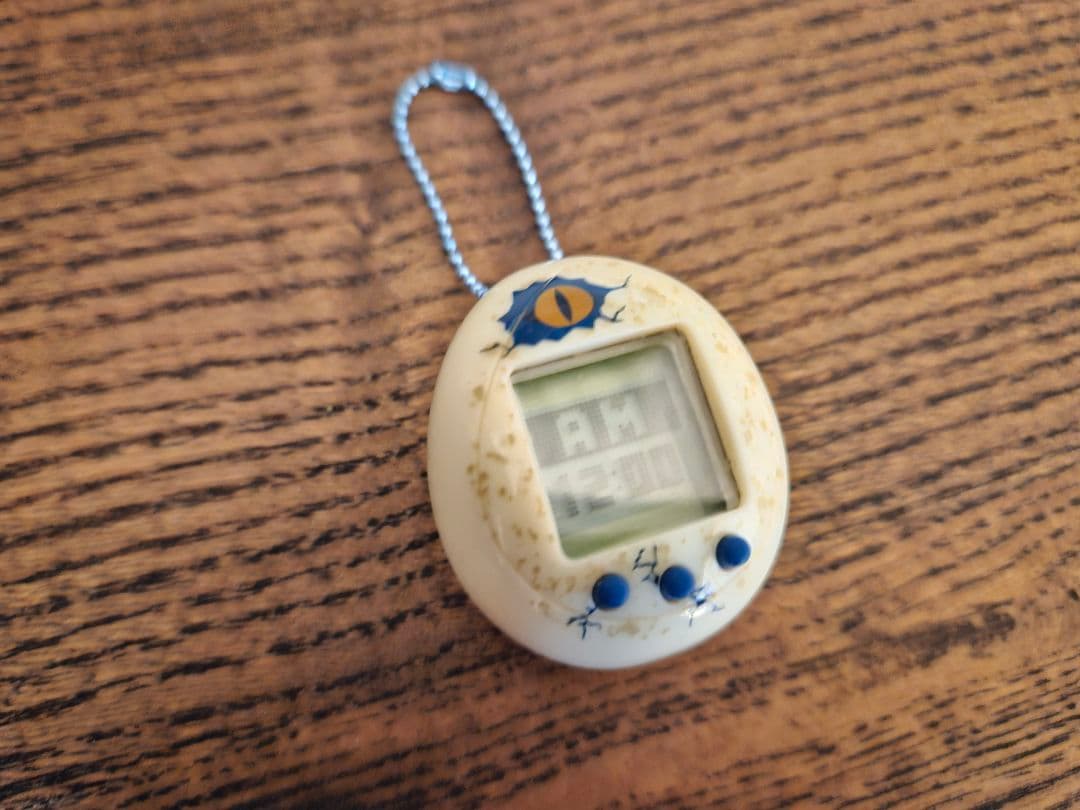 ジュラシックワールド　たまごっち　2個セット　アンバー　ホワイト