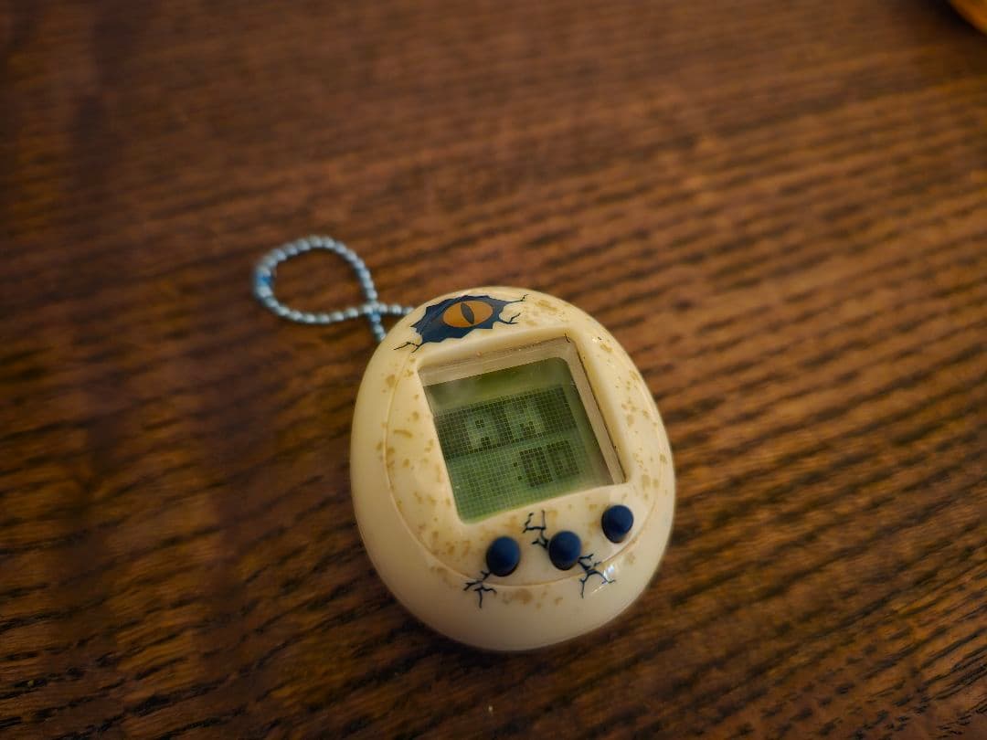 ジュラシックワールド　たまごっち　2個セット　アンバー　ホワイト