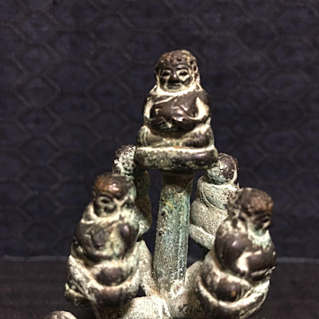 廃寺の本尊の側にあった古銅の仏像