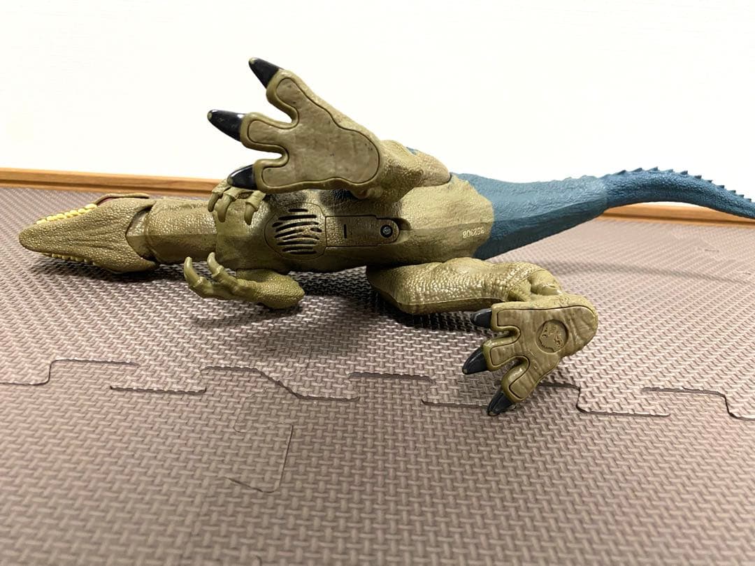 【美品】ジュラシック・ワールドカルノタウルスアロサウルス