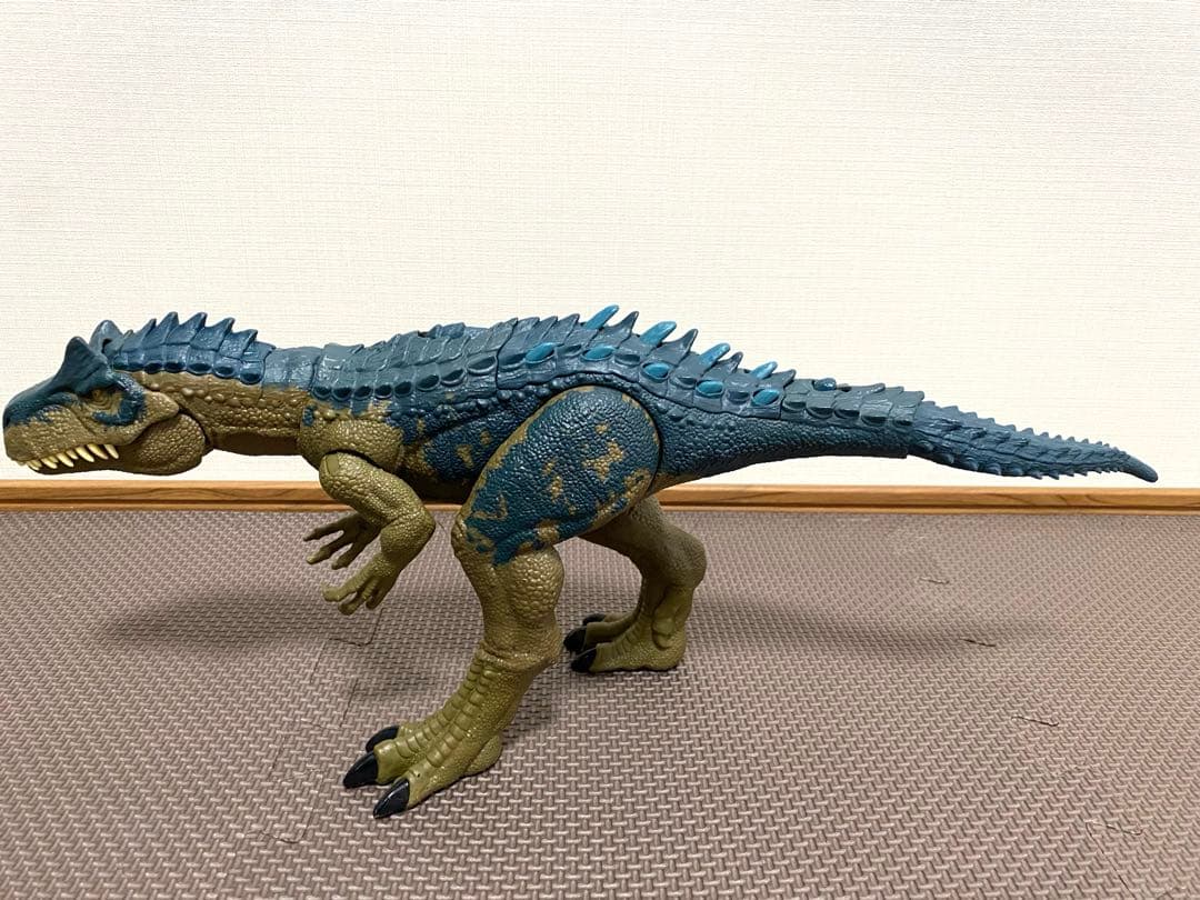 【美品】ジュラシック・ワールドカルノタウルスアロサウルス